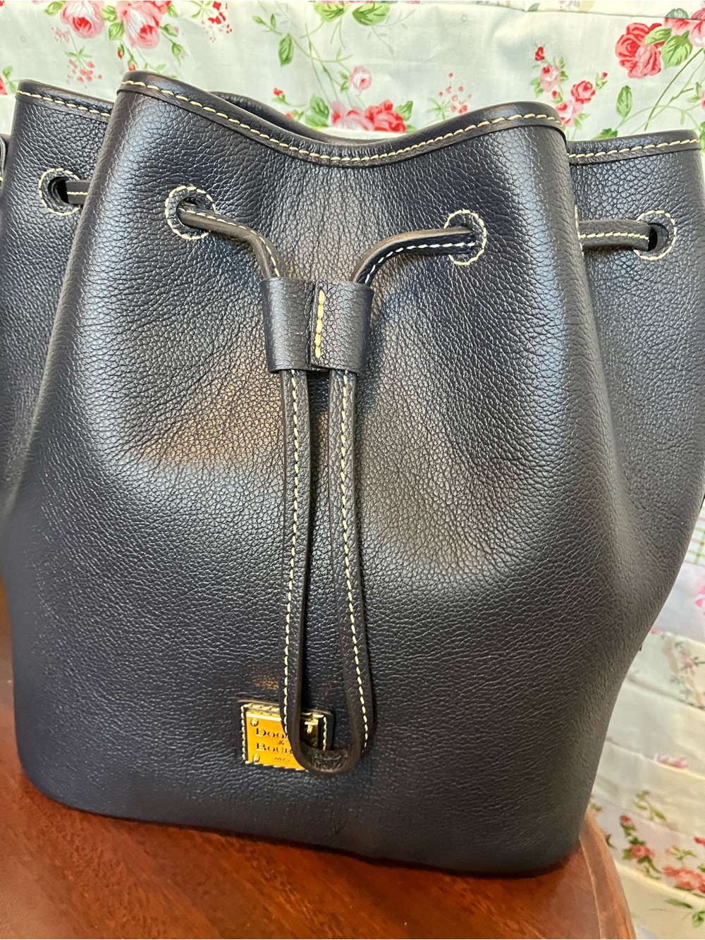 Dooney & Bourke New Leather Bucket Bag Dark Blue/Black